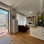 Orcagna With Parking Apartament *